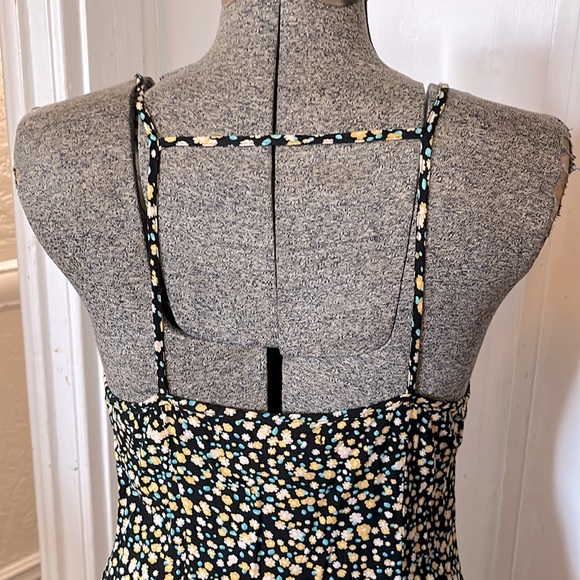 Forever 21 Ditsy Floral Summer Mini Swing Dress with Back Piece, size Medium - Picture 10 of 12